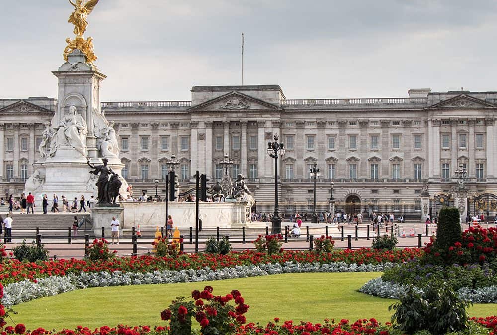 Tourist’s Guide to Buckingham Palace