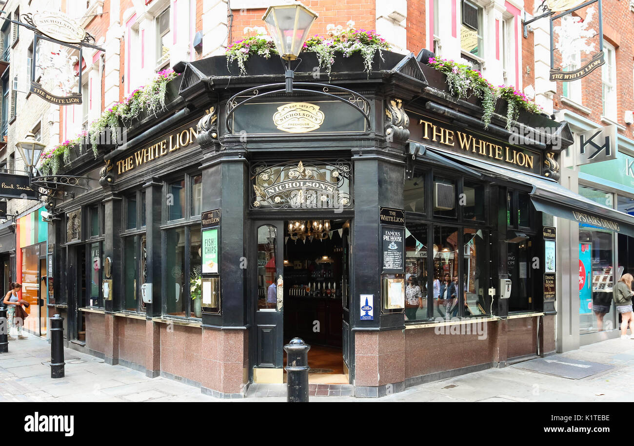A typical picture of the front of a British pub